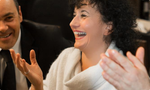Sorrisi allo spettacolo del mentalista Darus