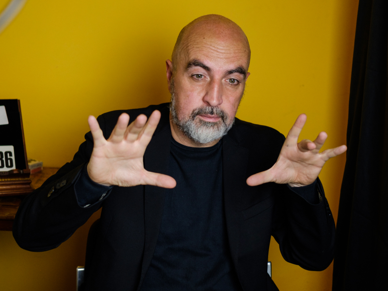 Il mentalista Darus in un momento dello show online